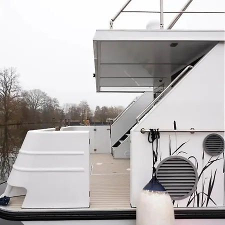 Hausboot Tortuga بوتيل *