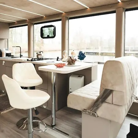 بوتيل Hausboot Tortuga *